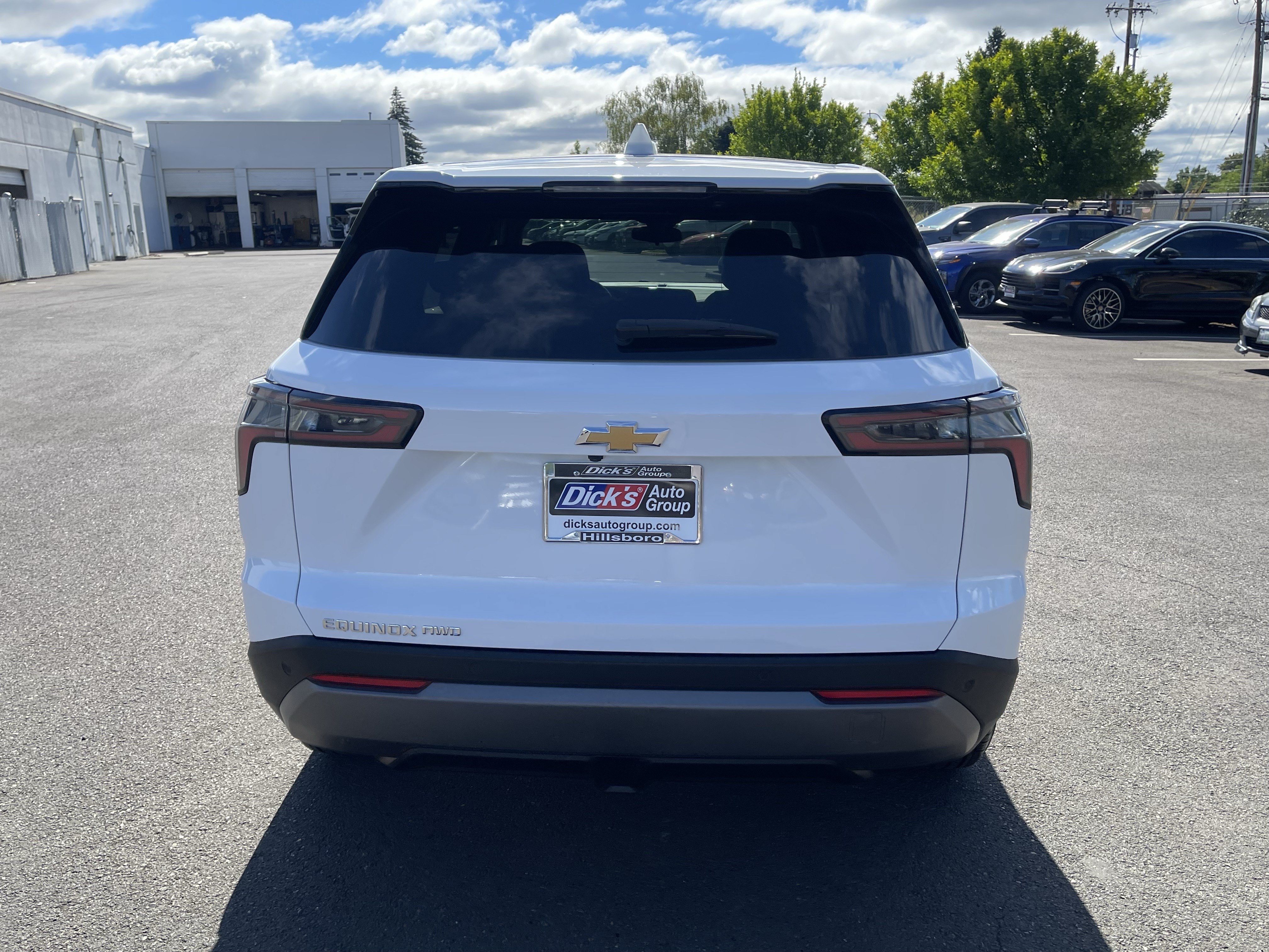 Used 2026 Chevrolet Equinox LT AWD/4WD image 4