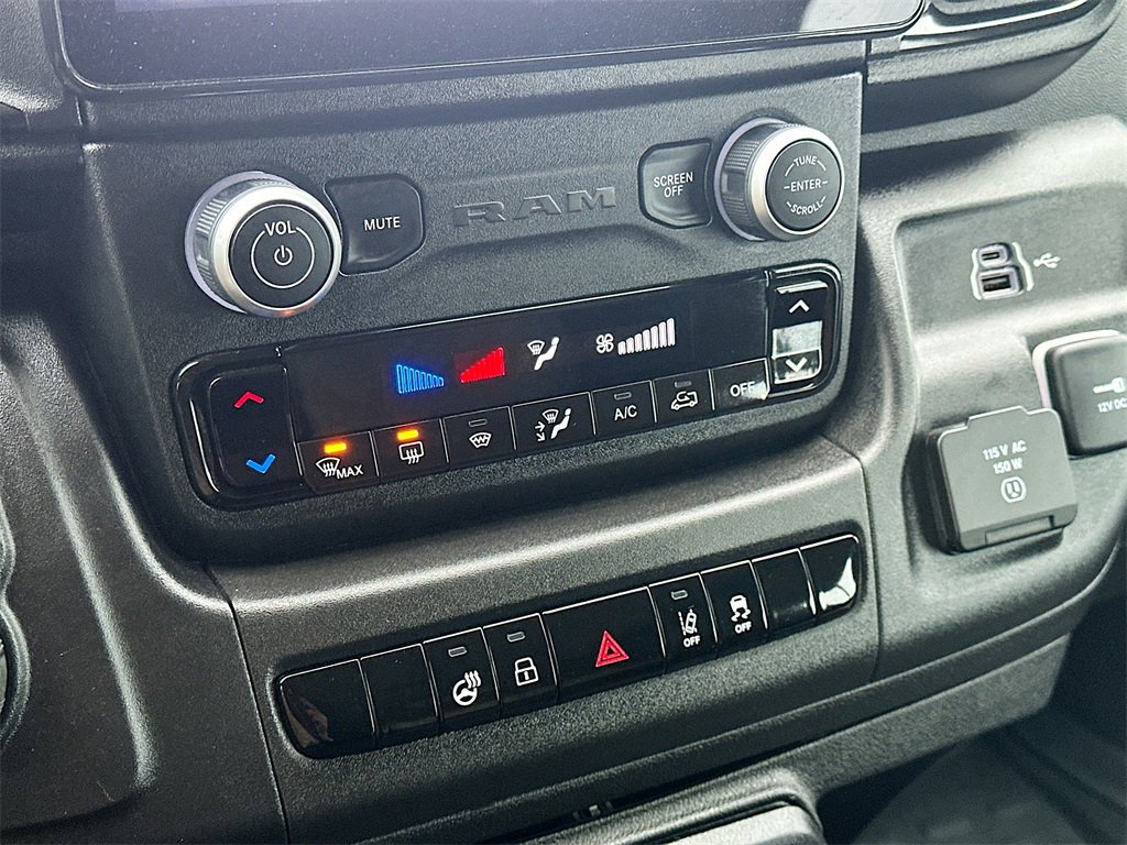 Used 2024 RAM ProMaster 3500 w/ Delivery Van Package image 17