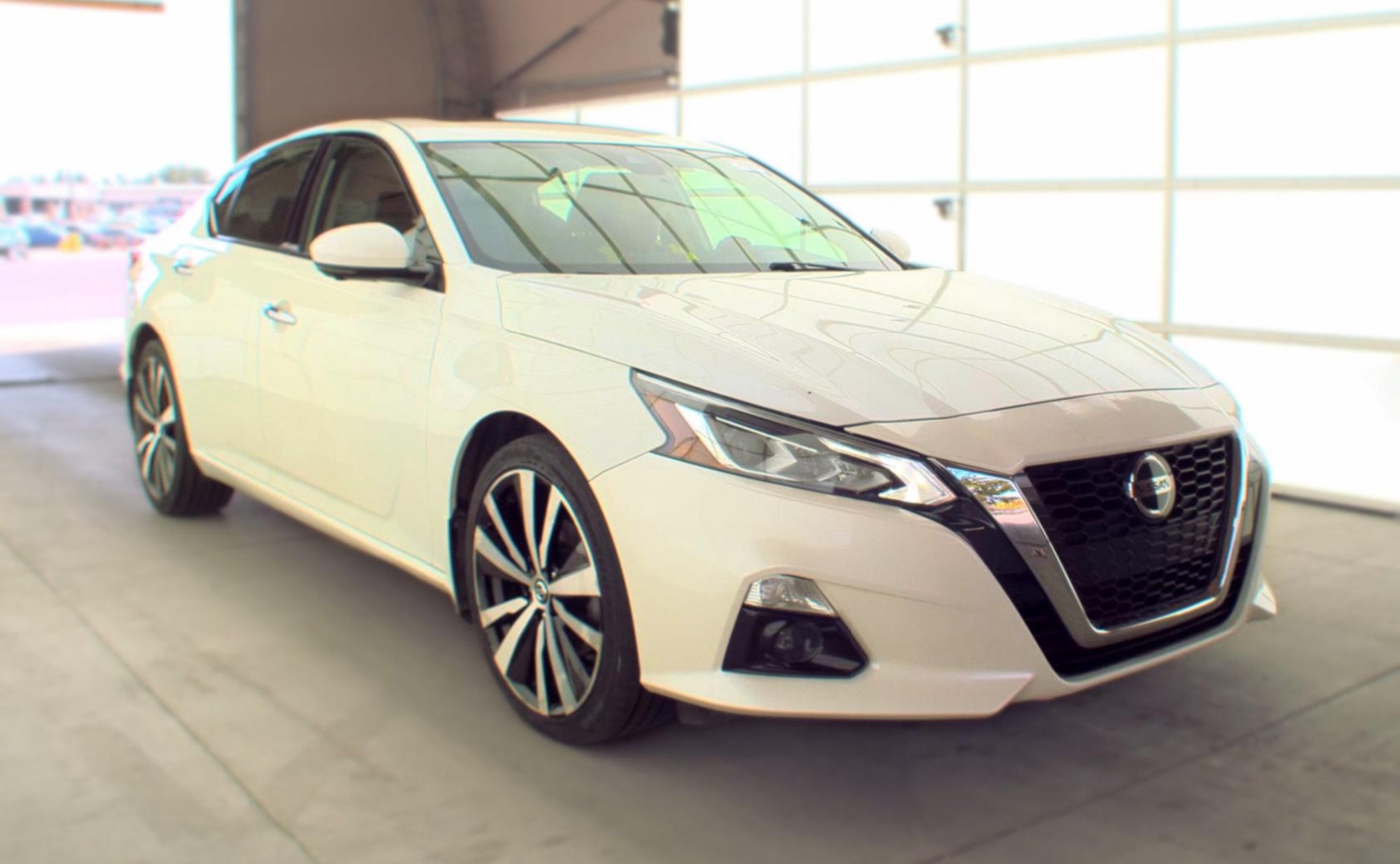 Used 2019 Nissan Altima 2.5 Platinum AWD/4WD image 3
