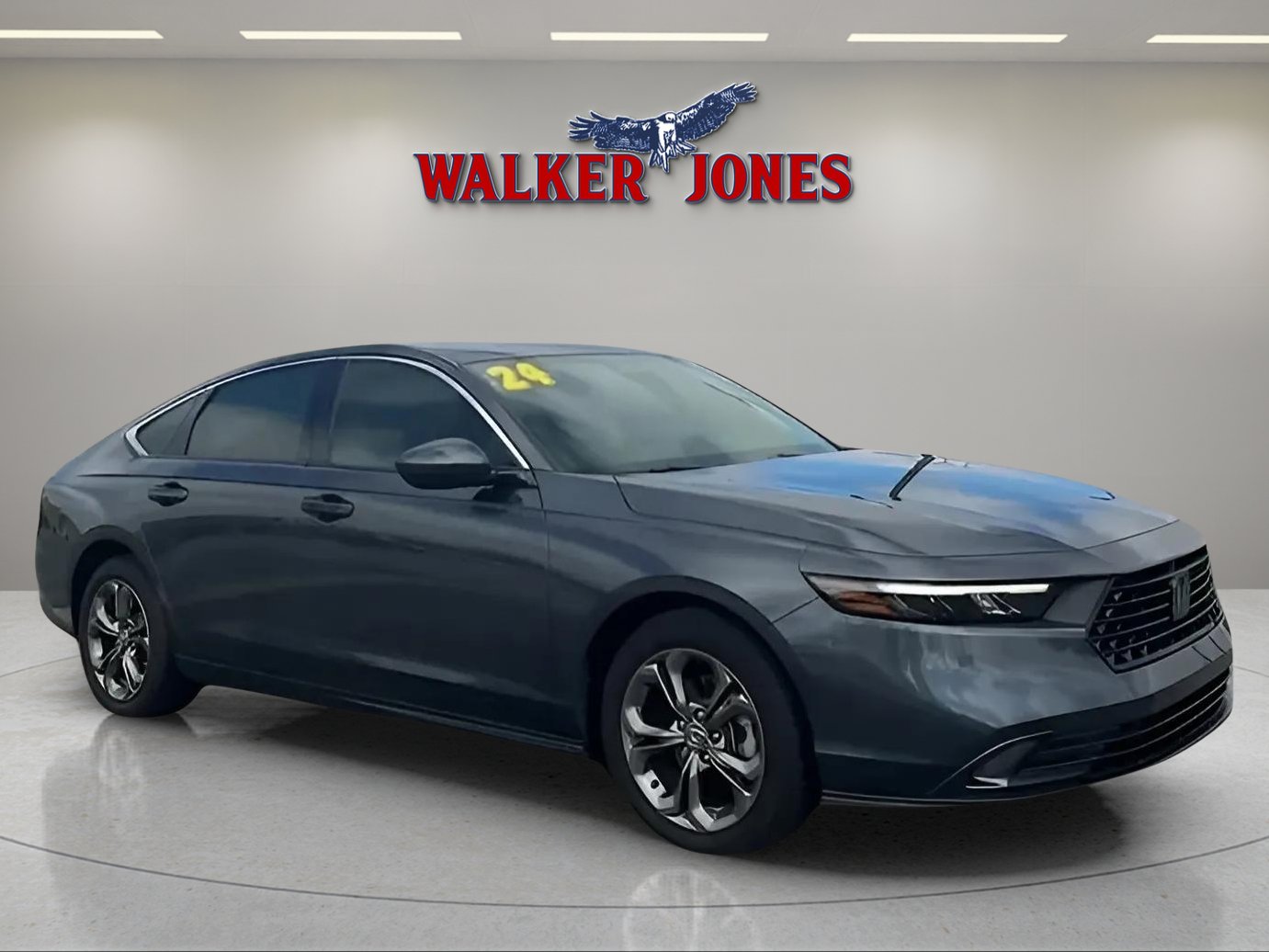 Used 2024 Honda Accord EX image 2