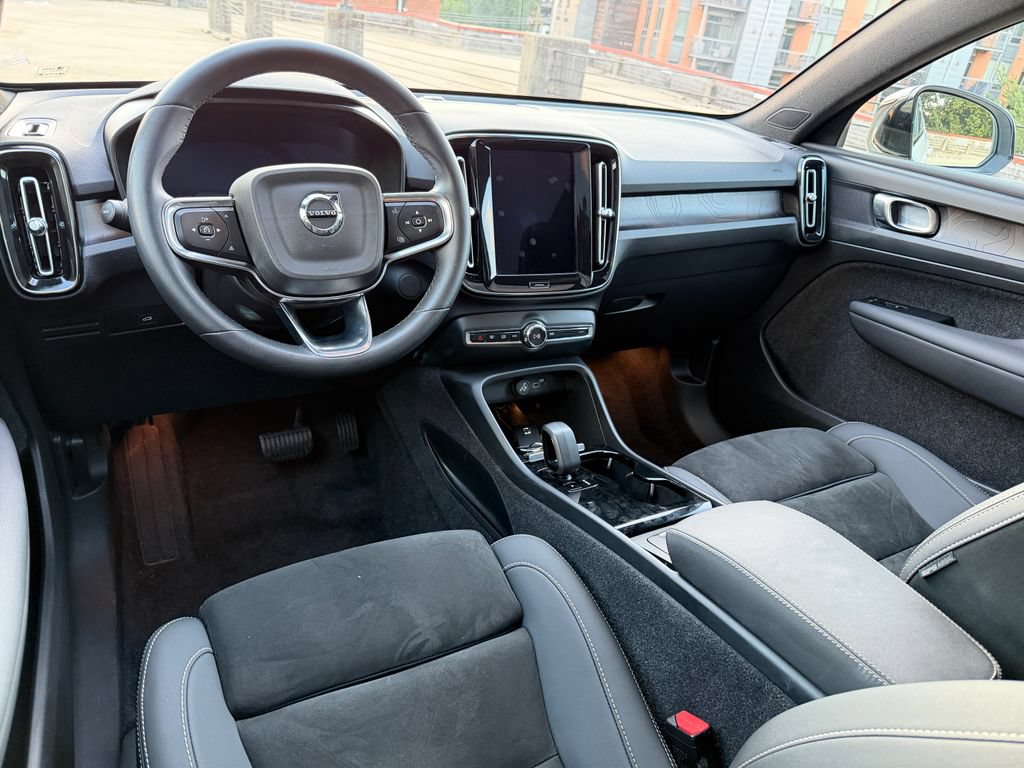 Certified 2023 Volvo C40 P8 Recharge Plus w/ Climate Package AWD/4WD image 12