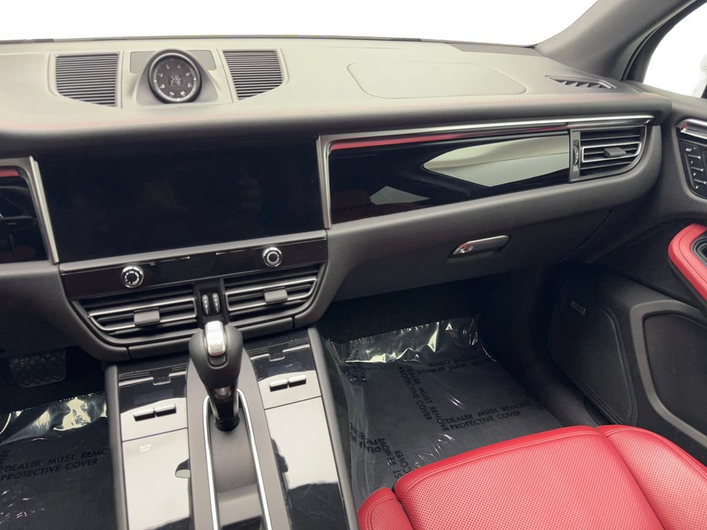 Used 2022 Porsche Macan AWD/4WD image 53