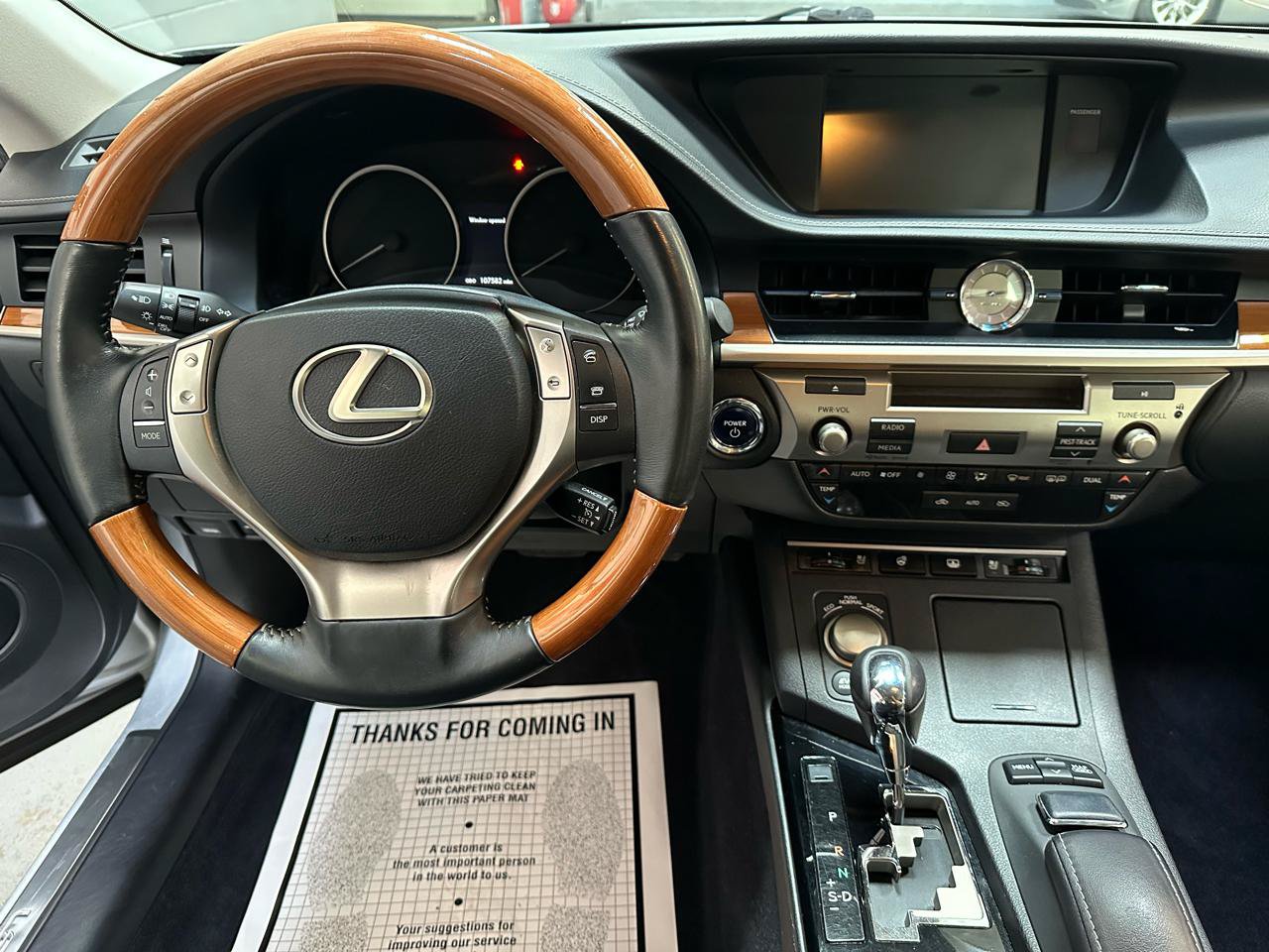 Used 2013 Lexus ES 300h w/ Luxury Pkg FWD image 17