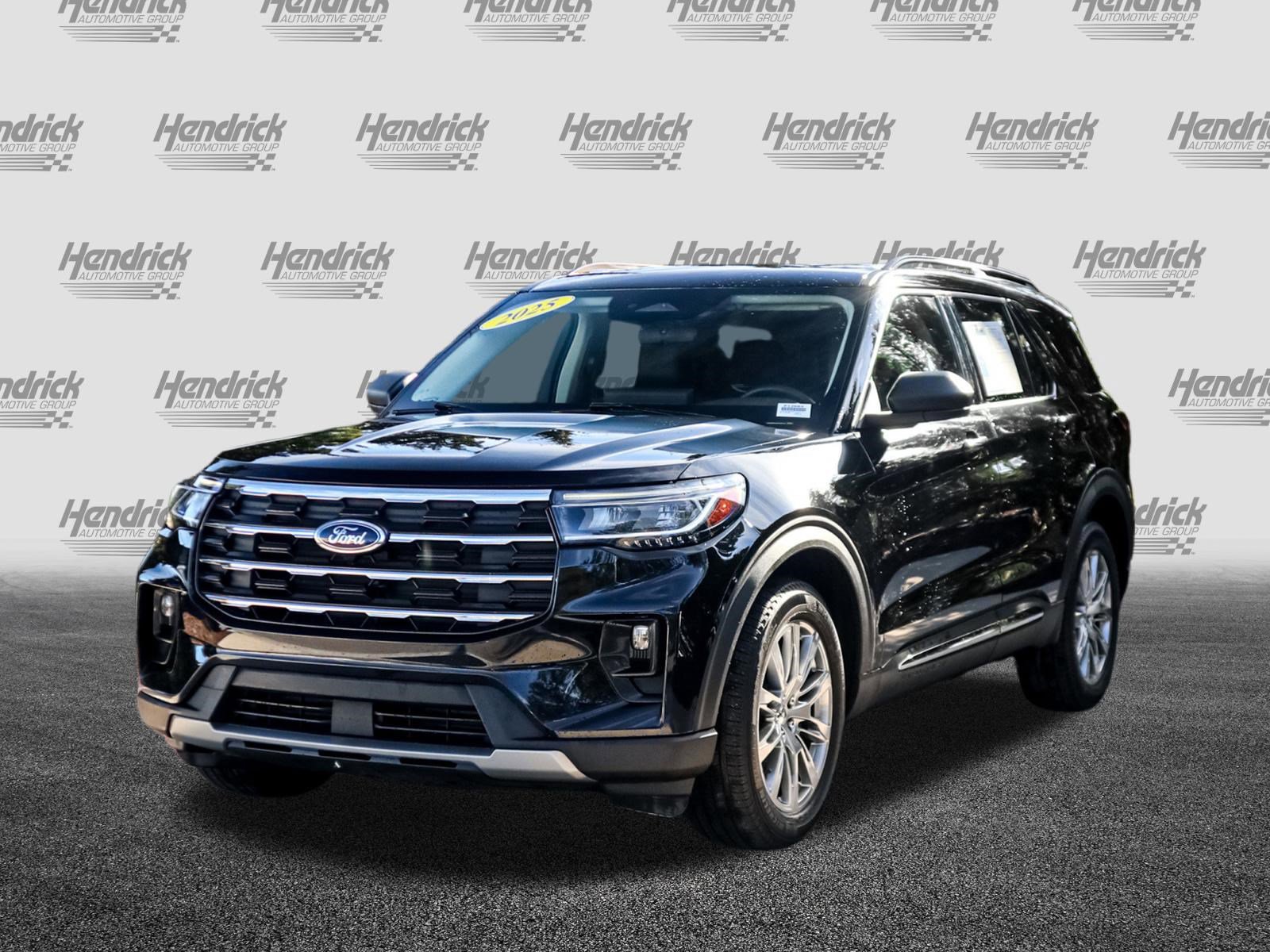 Used 2025 Ford Explorer Active w/ Active Comfort Package AWD/4WD image 5