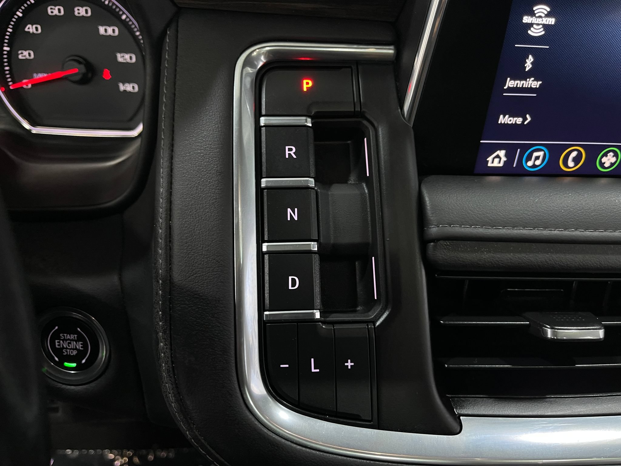 Used 2021 Chevrolet Suburban LT w/ LT Signature Package AWD/4WD image 28