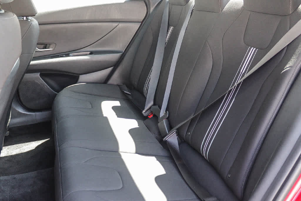 Used 2023 Hyundai Elantra Blue FWD image 18