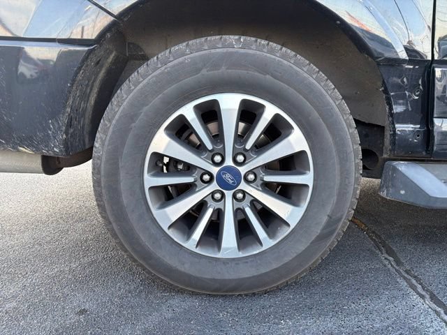 Used 2016 Ford Expedition EL XLT w/ Equipment Group 202A AWD/4WD image 8