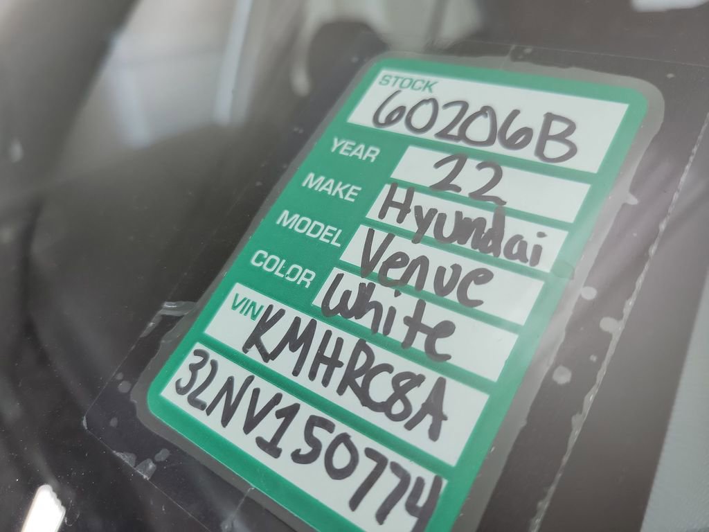 Used 2022 Hyundai Venue SEL image 23