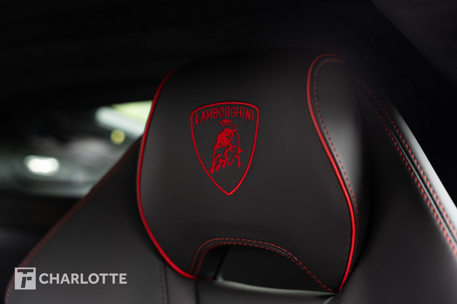 Used 2020 Lamborghini Huracan EVO RWD image 23