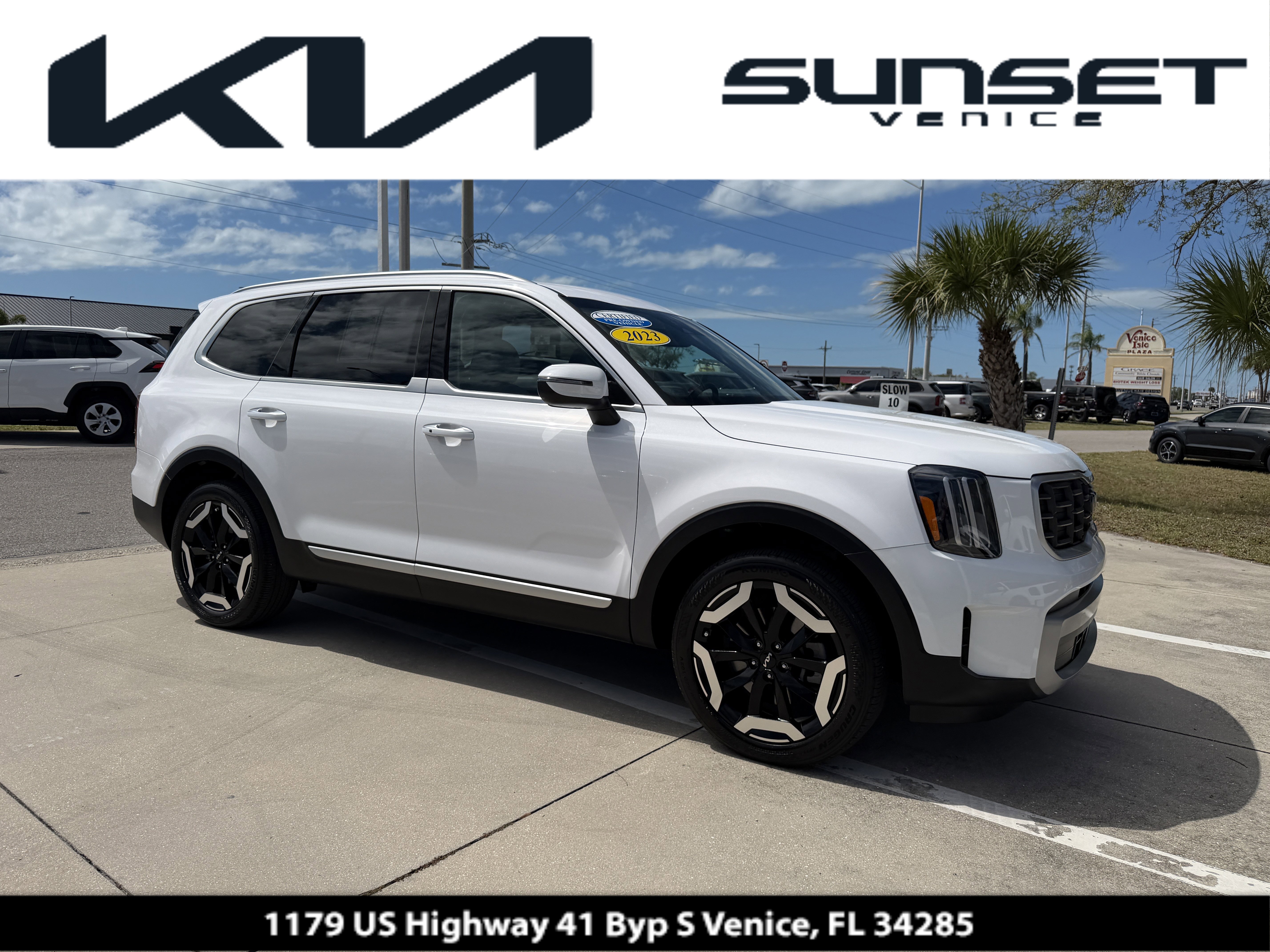 Certified 2023 Kia Telluride S image 1