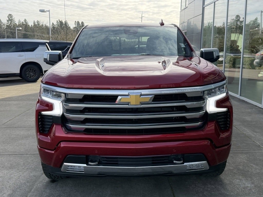 Used 2025 Chevrolet Silverado 1500 High Country w/ Technology Package image 3