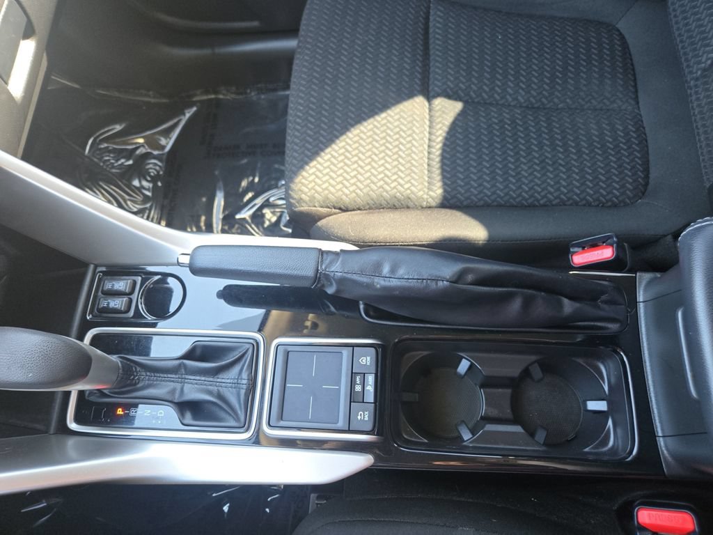 Used 2020 Mitsubishi Eclipse Cross LE FWD image 26