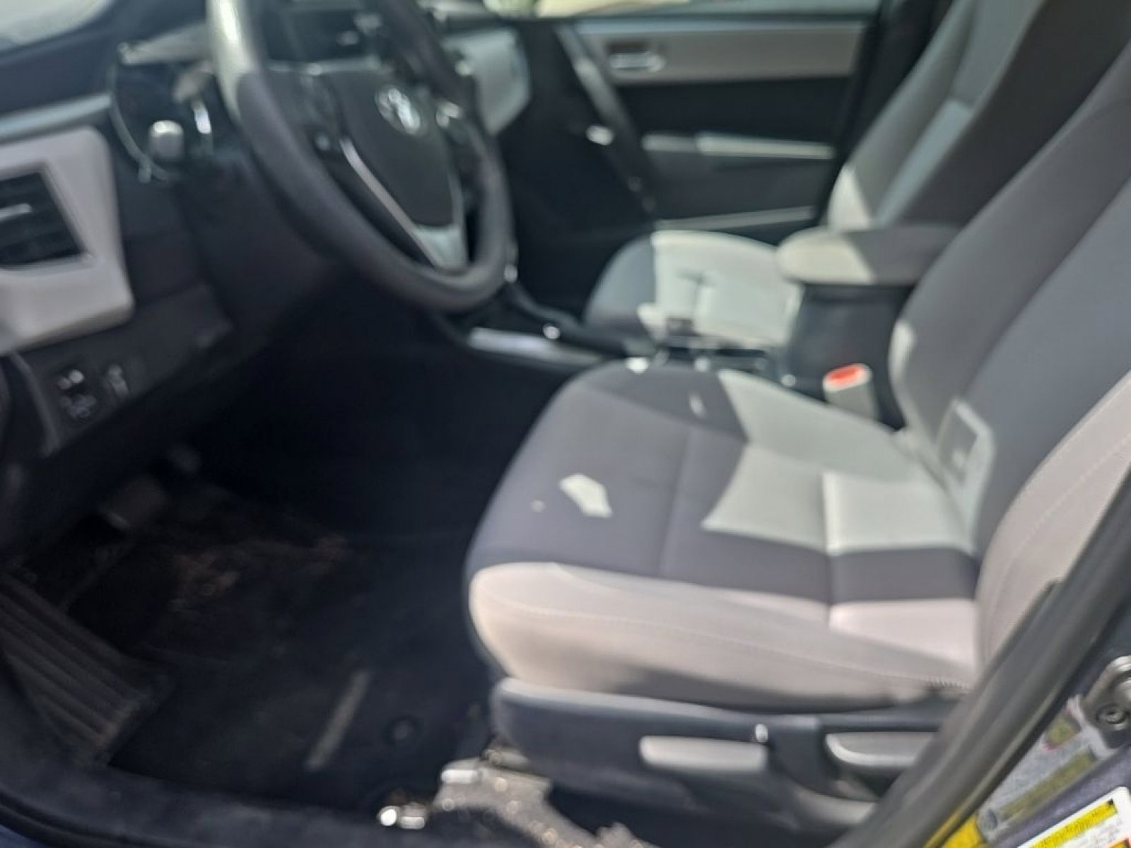 Used 2016 Toyota Corolla LE FWD image 11