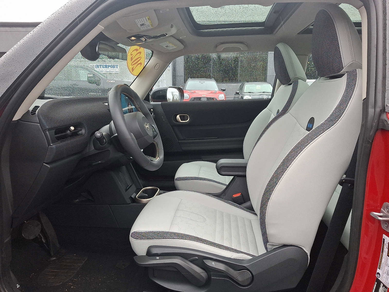 Used 2025 MINI Cooper 2-Door Hardtop image 13