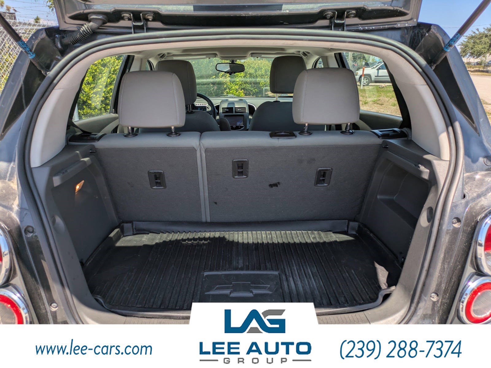 Used 2015 Chevrolet Sonic LT w/ Fun and Sun Package FWD image 10