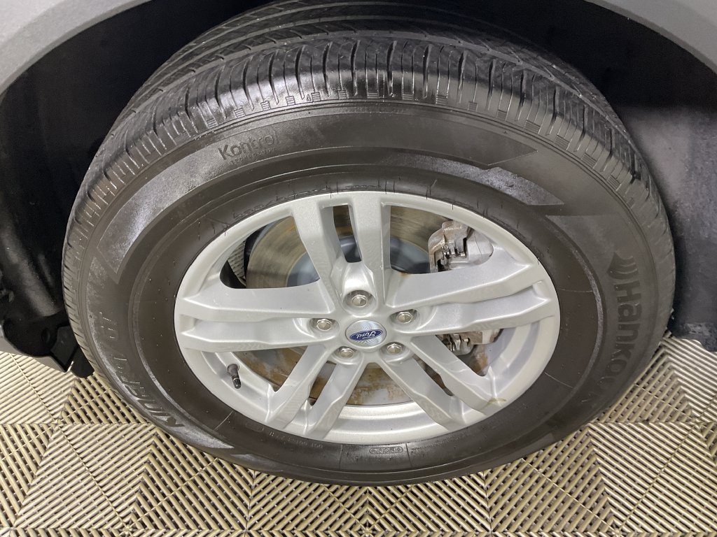 Used 2022 Ford Explorer XLT w/ Equipment Group 202A AWD/4WD image 5