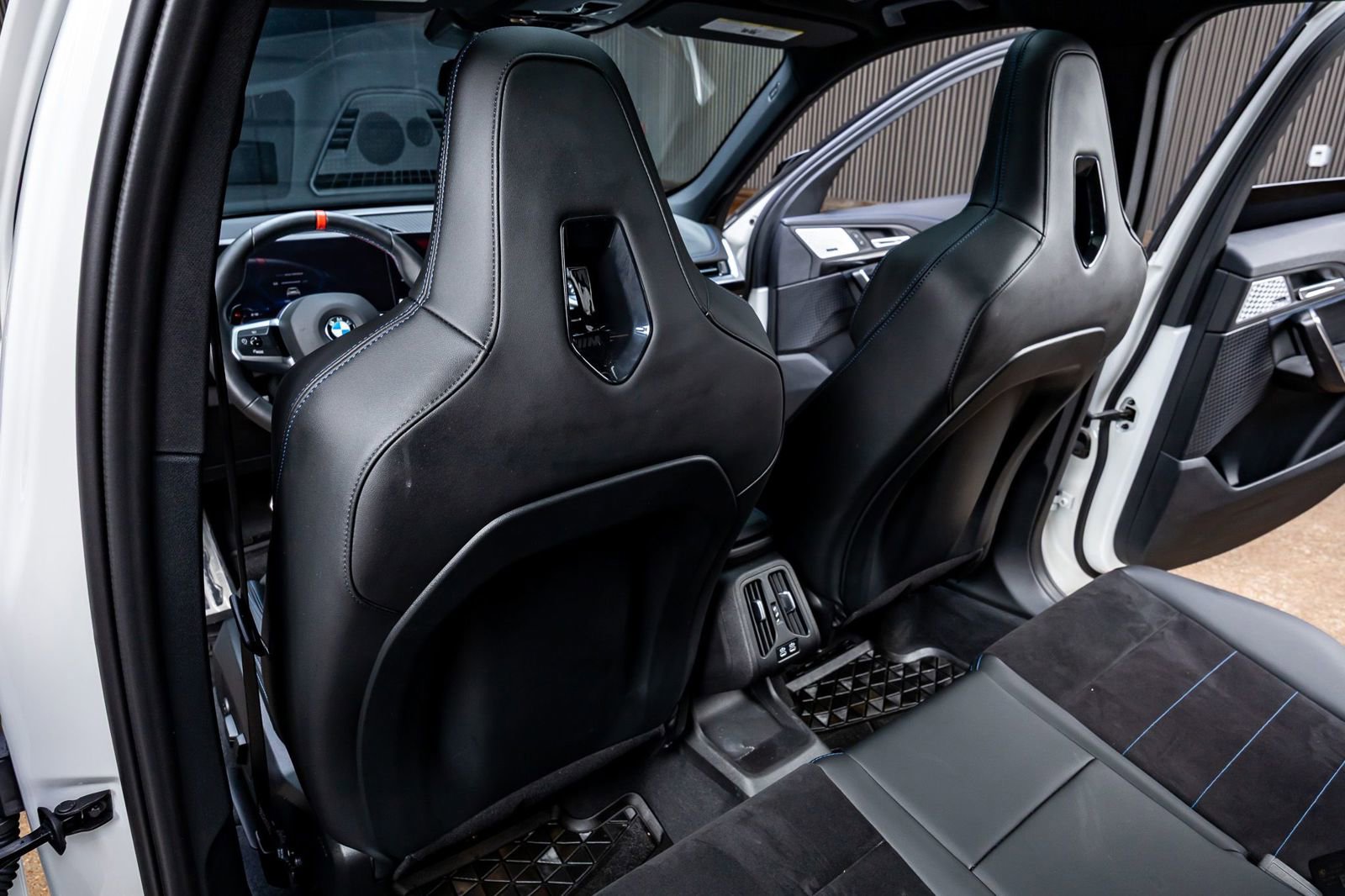 Used 2025 BMW X1 M35i w/ Premium Package image 29