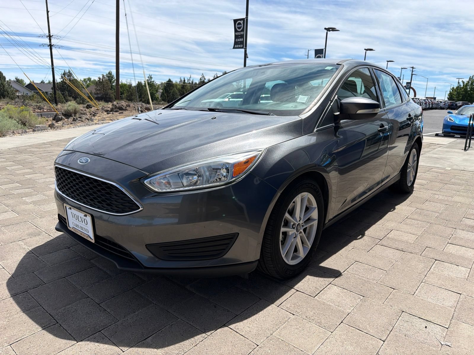 Used 2017 Ford Focus SE w/ Cold Weather Package FWD image 4