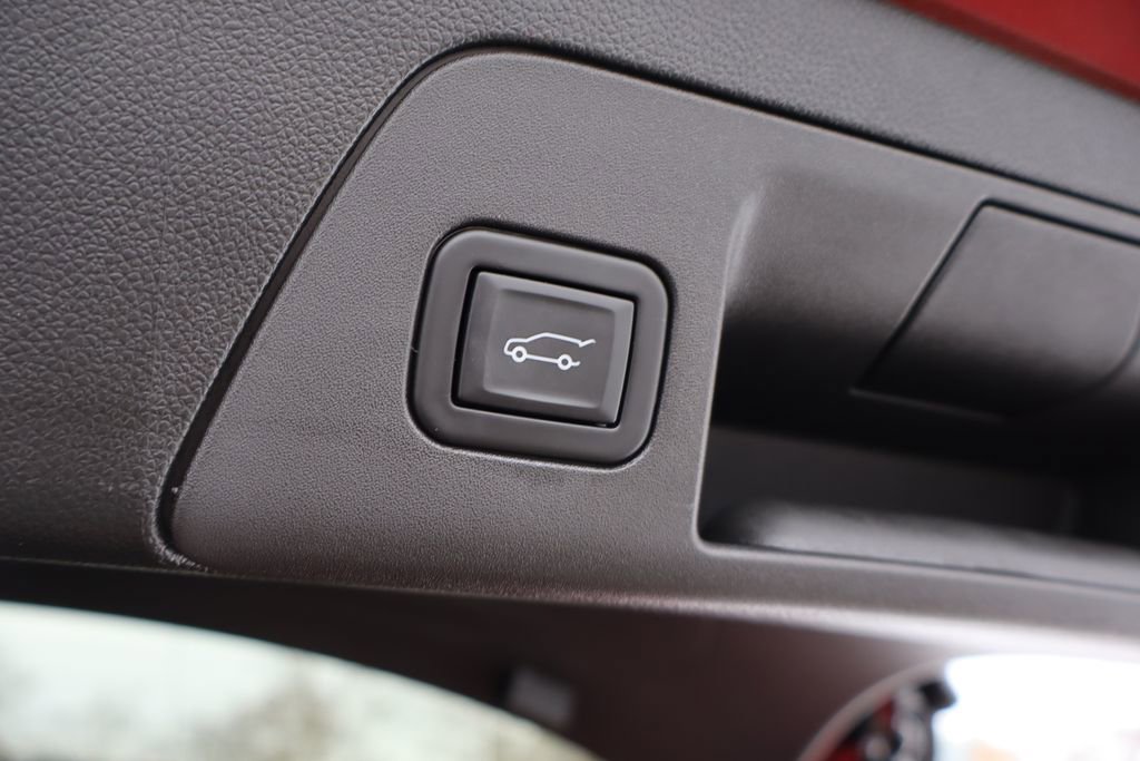 Used 2023 Buick Envision Avenir image 39