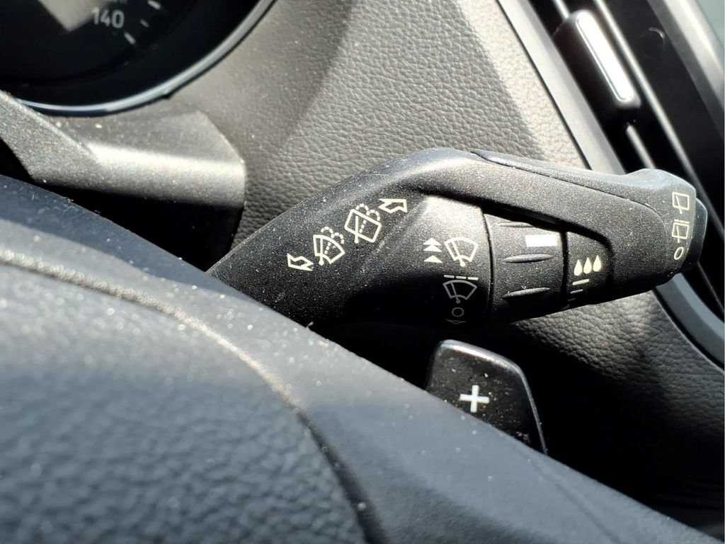 Used 2018 Ford Escape SE w/ SE Sport Appearance Package FWD image 31