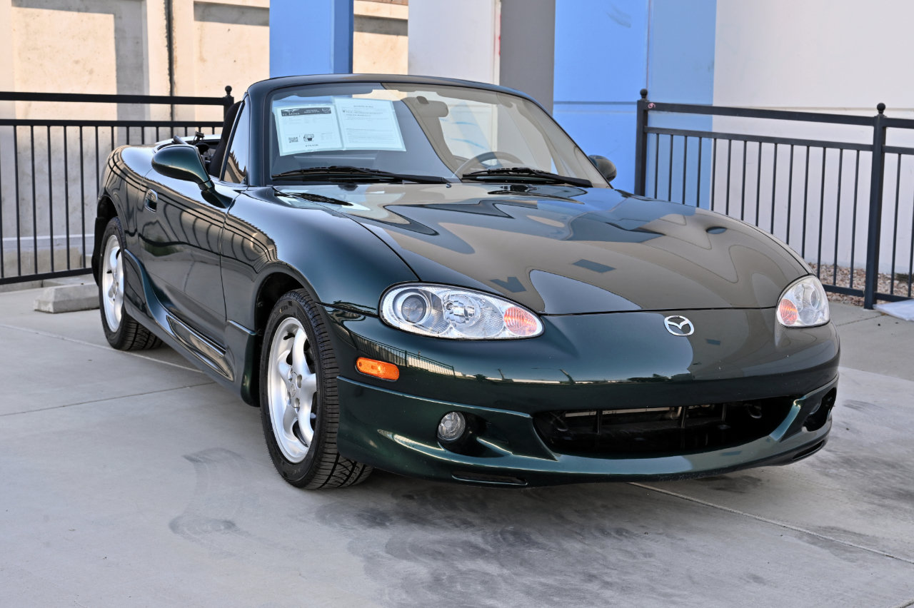 Used 2002 MAZDA MX-5 Miata RWD image 15