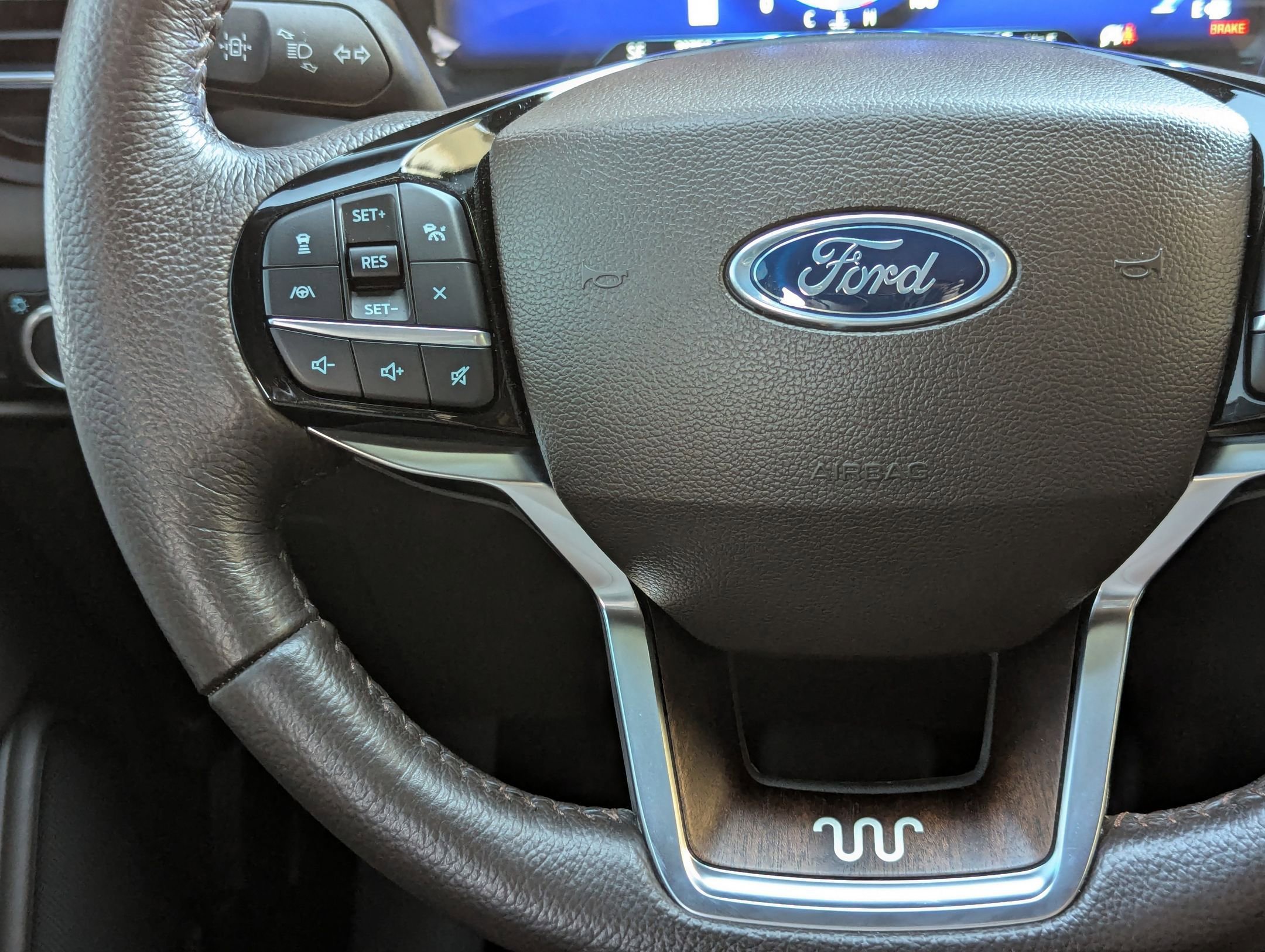 Used 2023 Ford Explorer King Ranch w/ Technology Package image 22