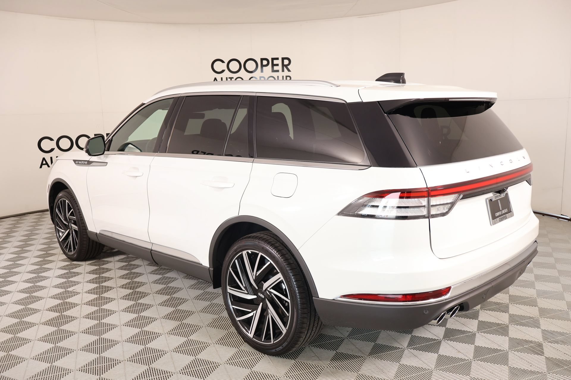 Used 2026 Lincoln Aviator Reserve AWD/4WD image 24
