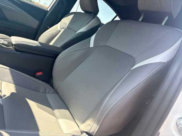 Used 2025 Toyota Camry SE w/ Convenience Package FWD image 8