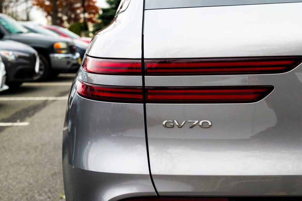 Used 2025 Genesis GV70 2.5T image 14