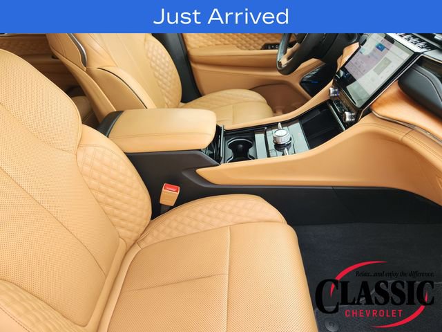 Used 2024 Jeep Grand Cherokee Summit AWD/4WD image 23