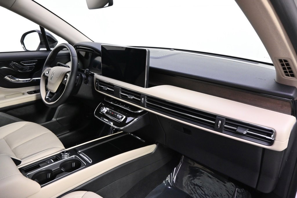 New 2025 Lincoln Corsair Reserve w/ Jet Appearance Package image 14