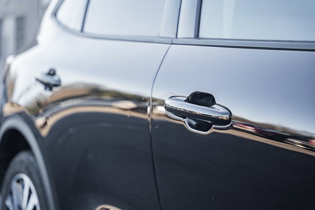 Used 2022 Ford Escape SE w/ SE Sport Appearance Package image 20