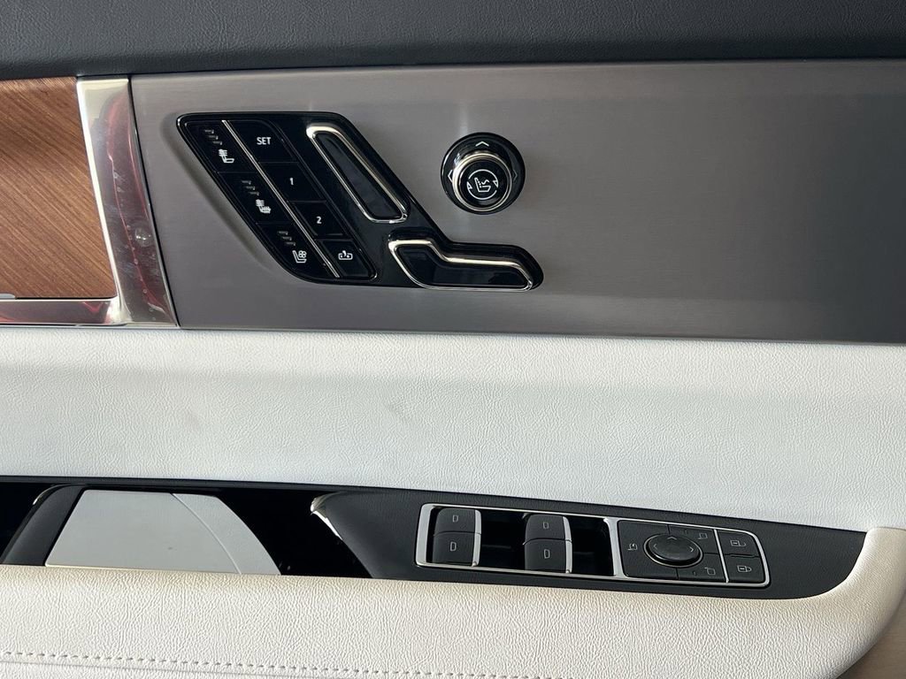 New 2026 Cadillac Vistiq Sport image 23