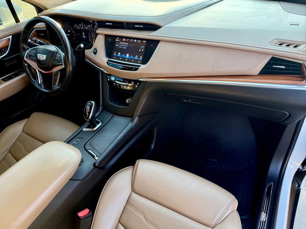 Used 2018 Cadillac XT5 Platinum image 28