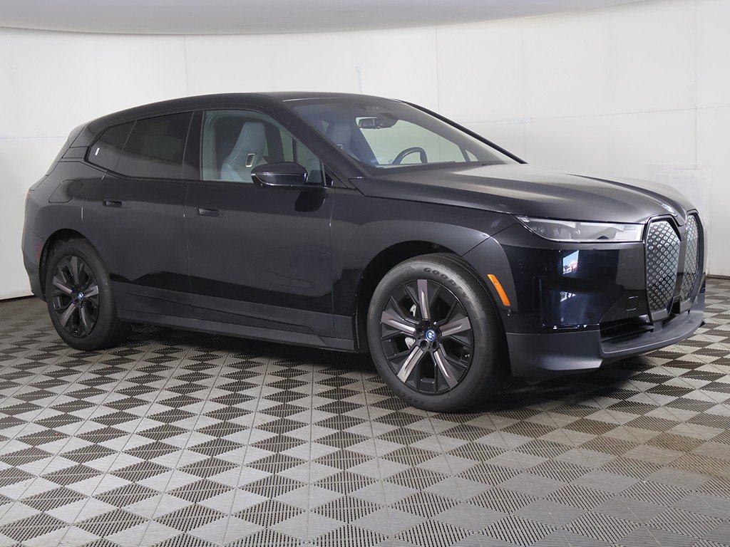 Used 2024 BMW iX xDrive50 AWD/4WD image 3