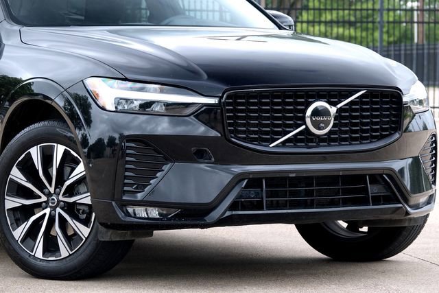 Used 2023 Volvo XC60 B5 Plus image 3