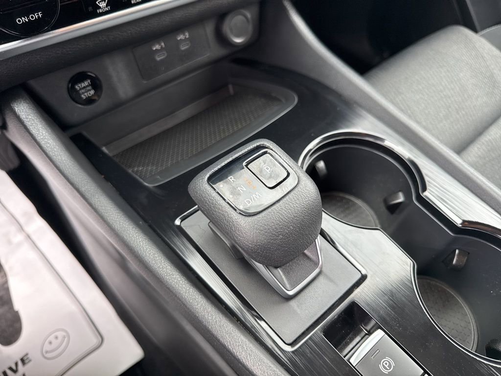 Used 2024 Nissan Rogue SV image 27
