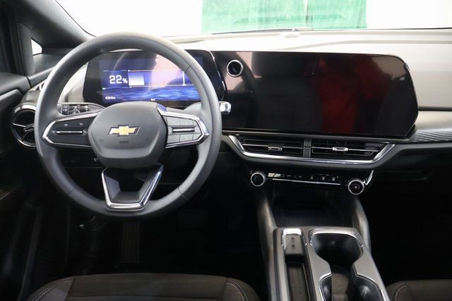 New 2026 Chevrolet Equinox EV LT image 12