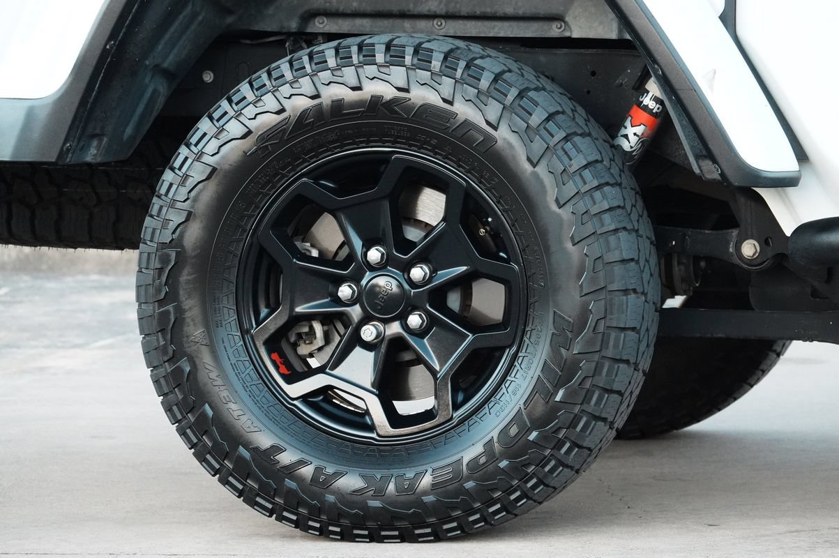 Used 2020 Jeep Gladiator Rubicon AWD/4WD image 30
