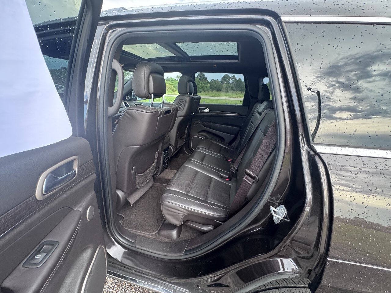Used 2017 Jeep Grand Cherokee Summit AWD/4WD image 12