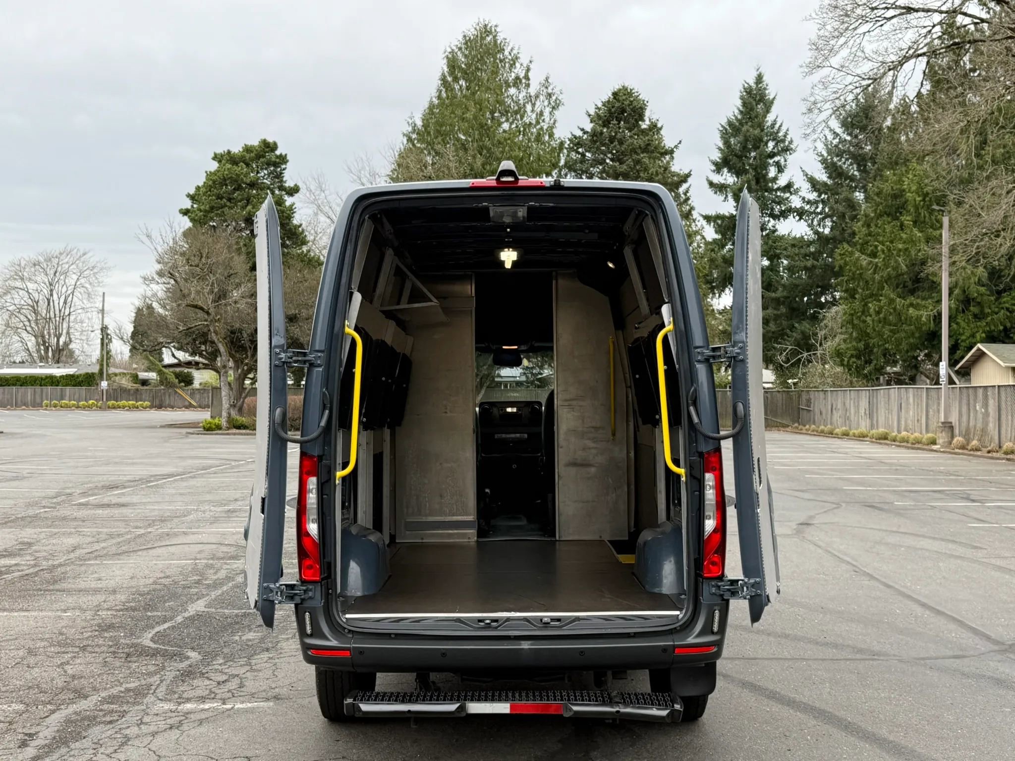 Used 2019 Mercedes-Benz Sprinter 144 image 25