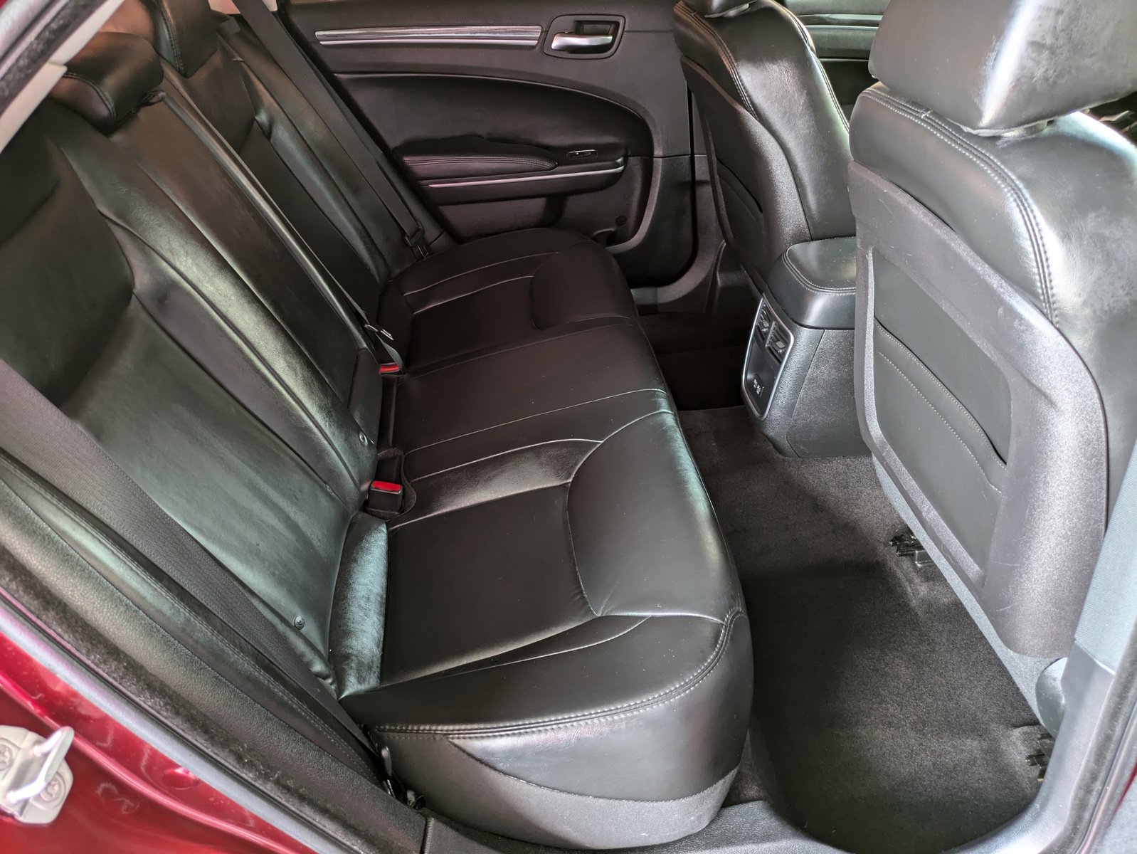 Used 2019 Chrysler 300 Touring L w/ Quick Order Package 22F RWD image 18