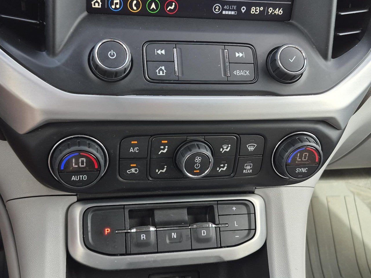 Certified 2022 GMC Acadia SLT w/ Technology Package AWD/4WD image 33