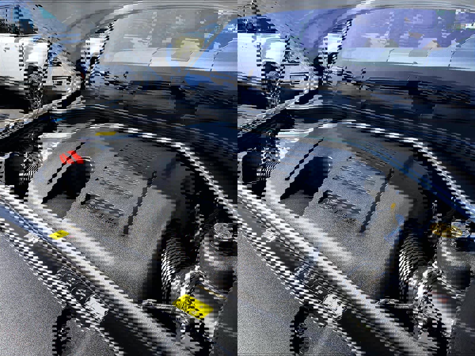 Used 2023 Land Rover Range Rover Long Wheelbase SE image 33