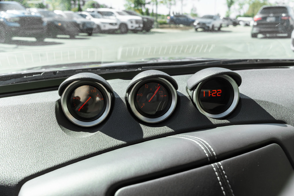 Used 2017 Nissan 370Z Coupe RWD image 14