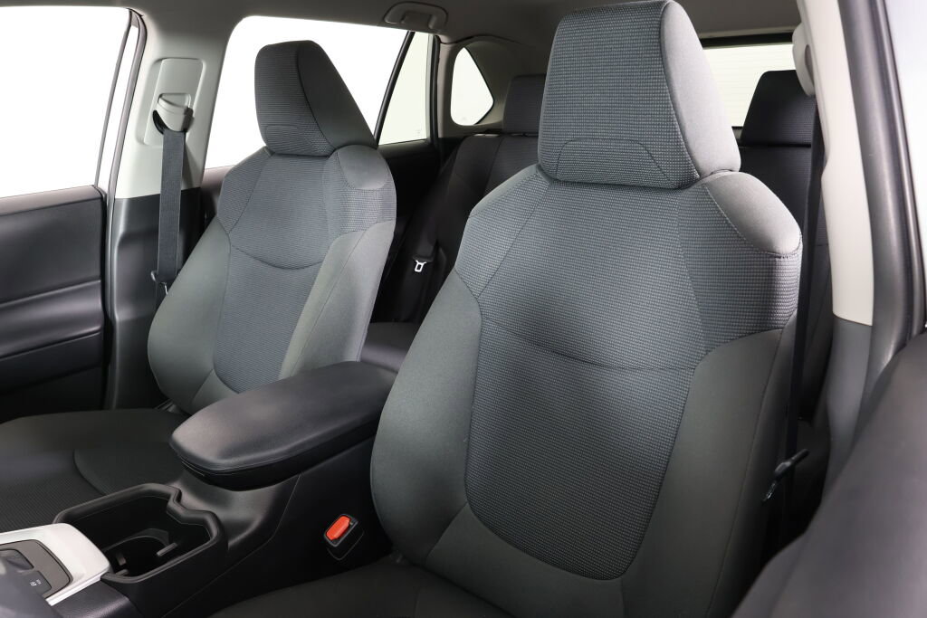 Used 2023 Toyota RAV4 LE image 11