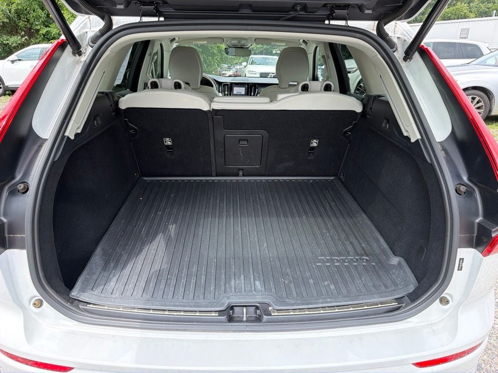 Used 2024 Volvo XC60 B5 Plus w/ Climate Package AWD/4WD image 5
