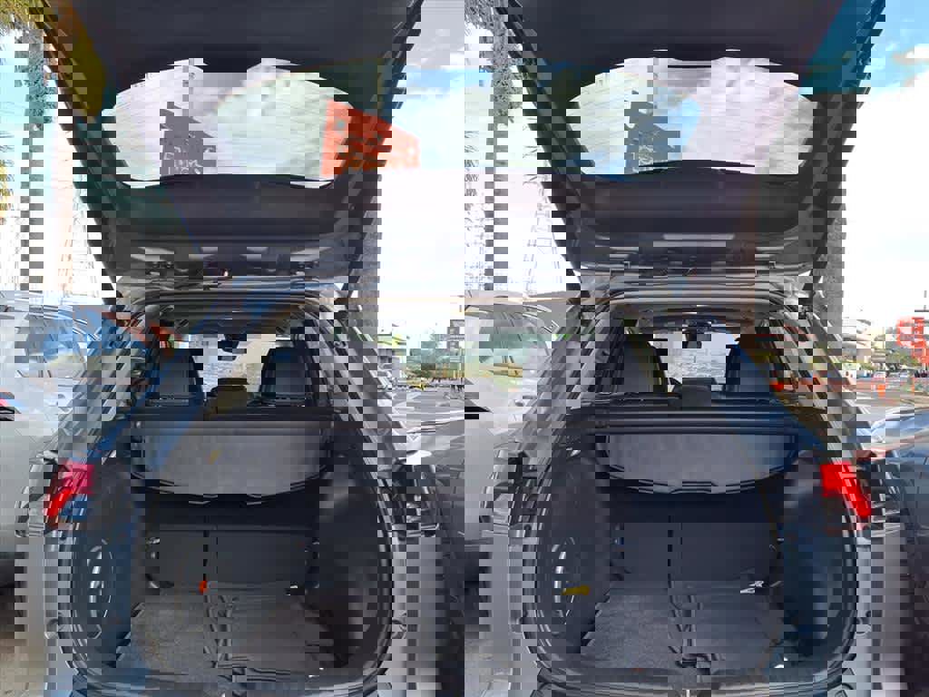 Certified 2024 Toyota Corolla Cross XLE image 6