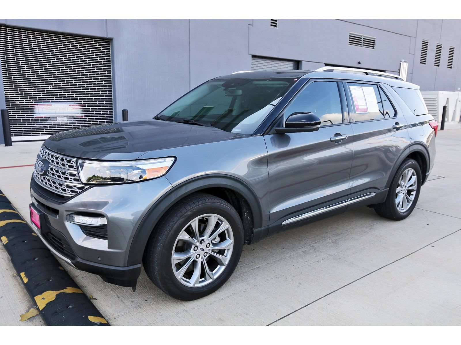 Used 2021 Ford Explorer Limited w/ Equipment Group 301A RWD image 3