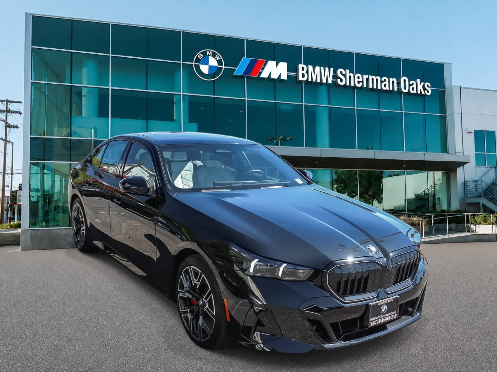 Used 2026 BMW 530i w/ M Sport Package RWD image 3